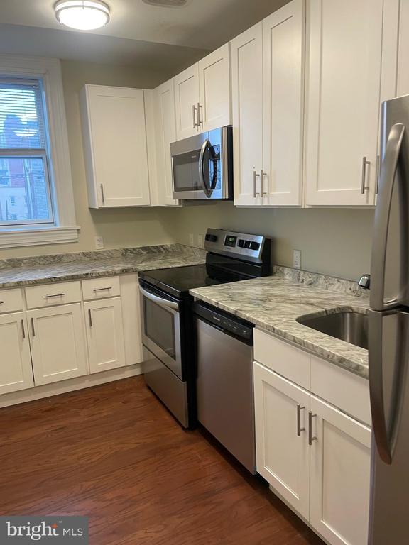 Building Photo - 306 Cooper St