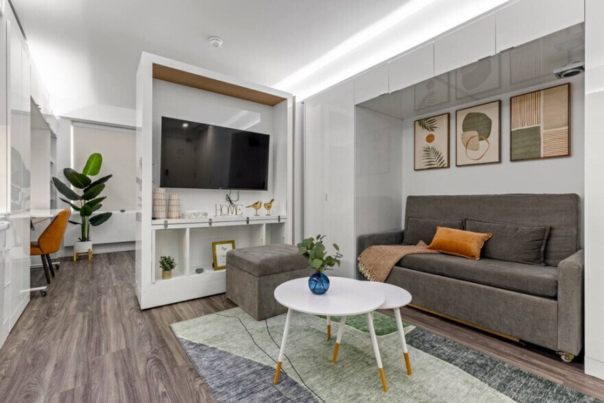 Building Photo - 12607 Larchmere Blvd