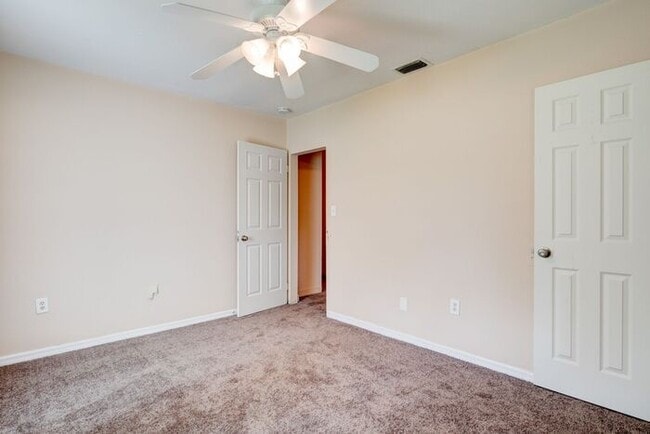 Building Photo - 1214 Dunbar St