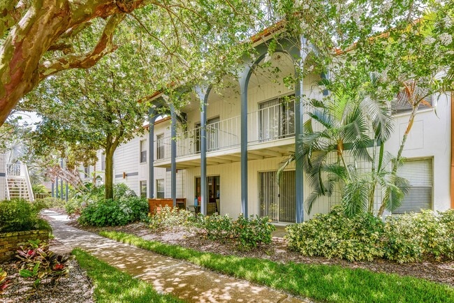 Building Photo - 4350 W Kennedy Blvd
