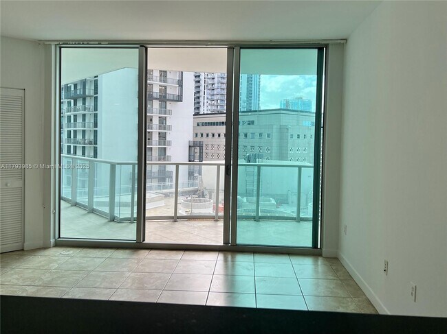 Building Photo - 300 S Biscayne Blvd
