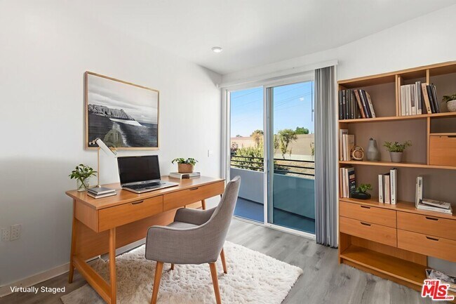 Building Photo - 11408 Sarah St