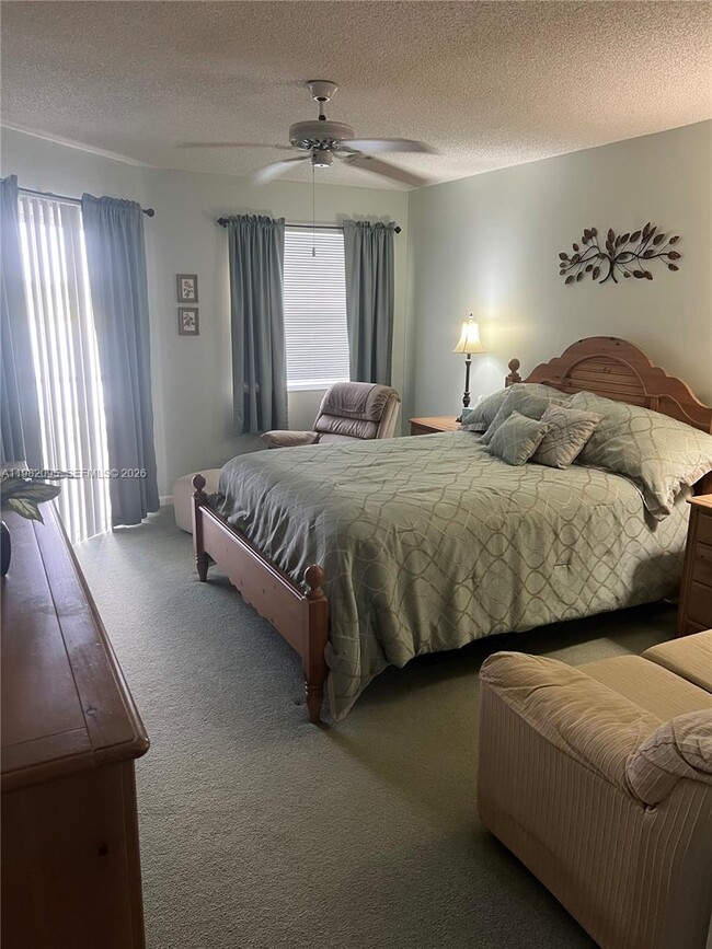 Building Photo - 2525 SE 19th Pl