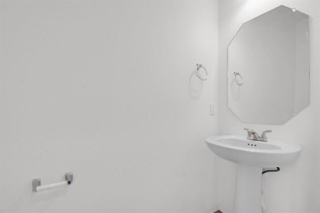 Building Photo - 283 Fabion St