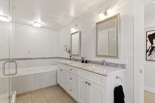 Building Photo - 8372 E San Salvador Dr