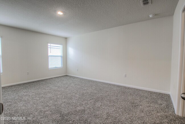 Building Photo - 65327 River Glen Pkwy