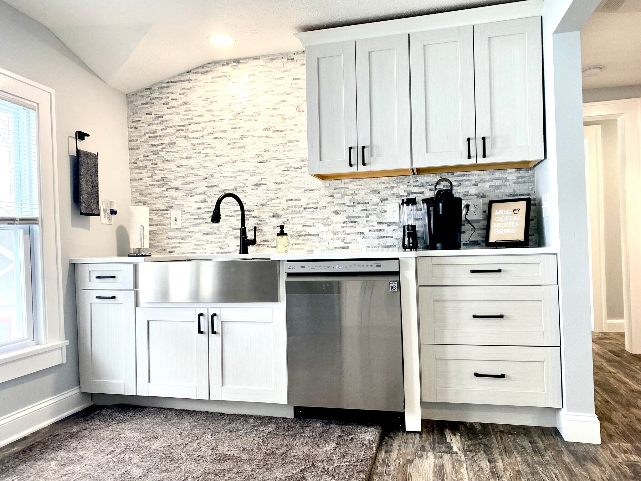 Designer Luxury Kitchen - 1719 Post Ave