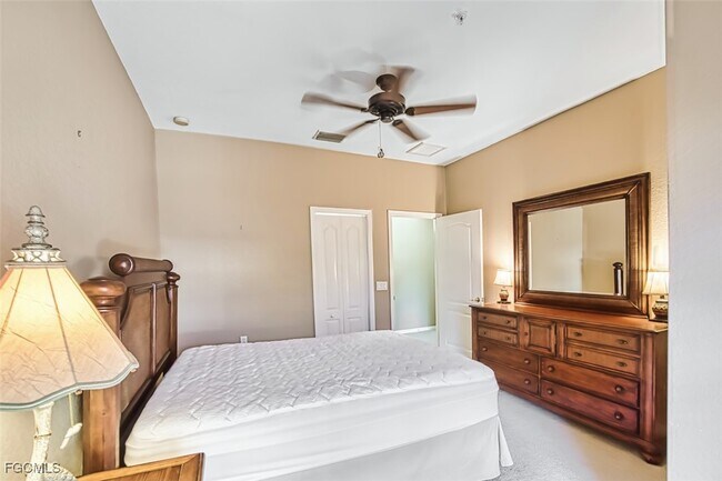 Building Photo - 3211 Cottonwood Bend