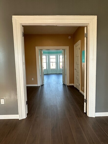 Building Photo - 326 50th St