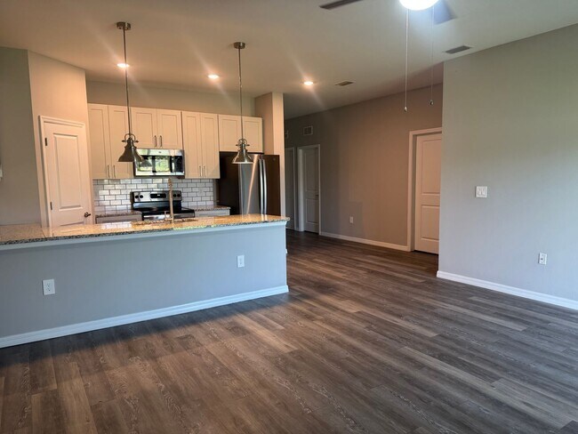 Building Photo - 1153 Oceanic Rd