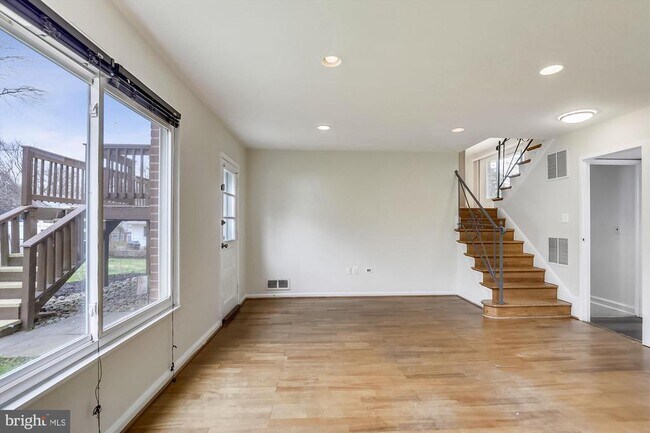 Building Photo - 4503 Traymore St