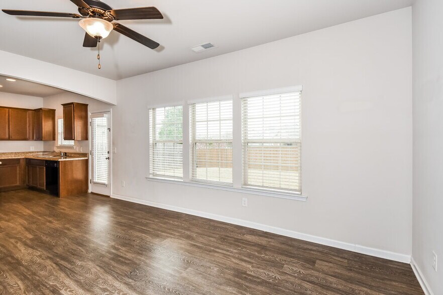 Building Photo - 37 Samuel Way