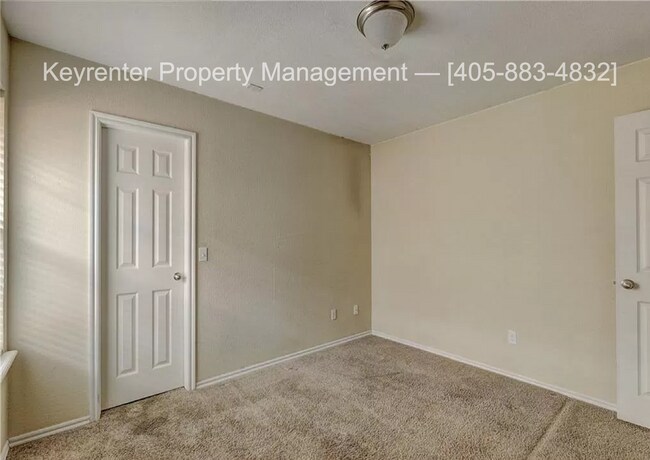 Building Photo - Gorgeous 3 bedroom 2 Bath and 2 Car Home in the Heart of Yukon