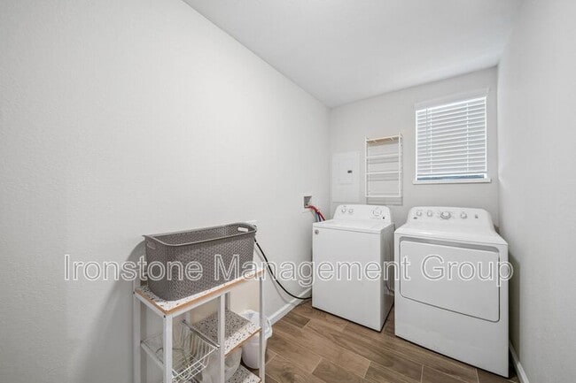 Building Photo - 9345 N 145th Ct E