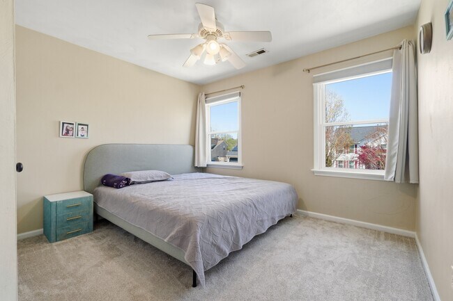 Building Photo - 1721 Chestwood Dr