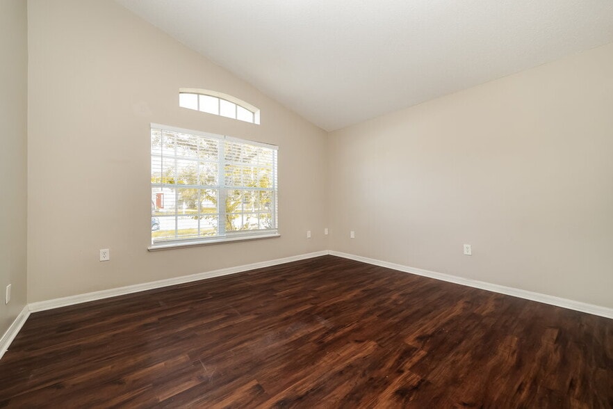 Building Photo - 30250 Rattana Ct