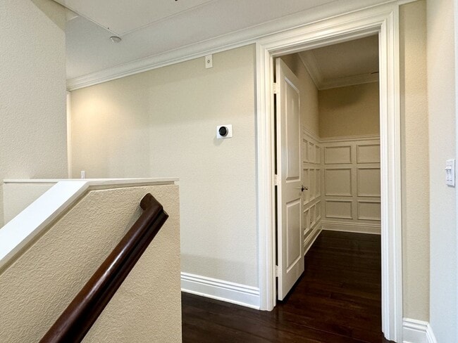 Building Photo - $3995.00 / 1600 sq.ft - 3 bdrm/2.5 bth Van...
