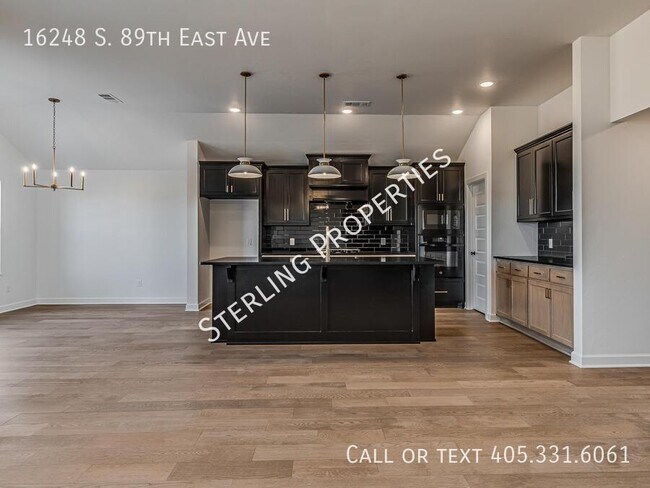 Building Photo - 16248 S 89th E Ave