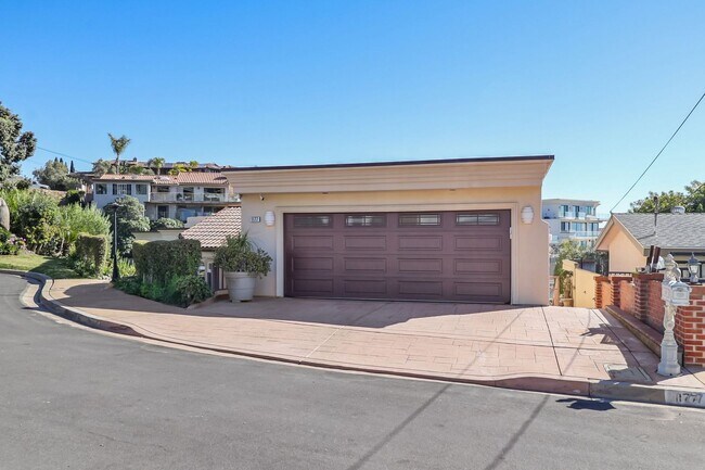 Building Photo - La Jolla Home with Ocean Views! Solar and AC