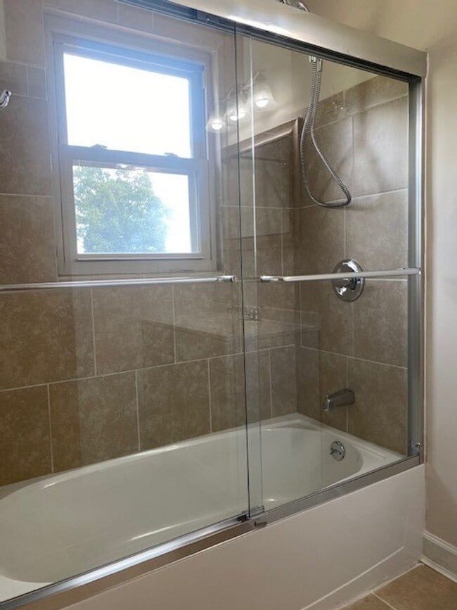 Building Photo - 819 Old Smith Chapel Rd