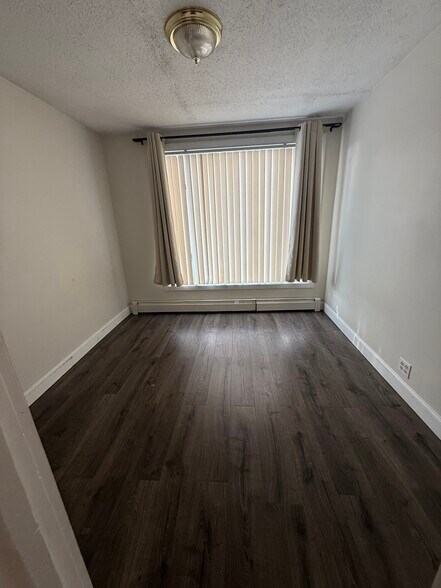 Building Photo - 290 Prospect St