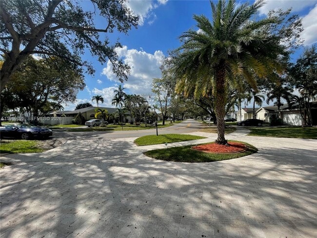 Building Photo - 4960 SW 119th Ave