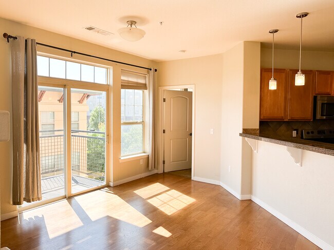 Dining Room - 13456 Via Varra