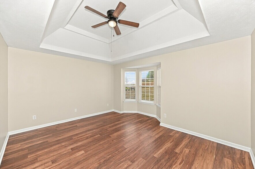 Building Photo - 715 Whispering Breeze