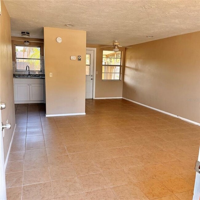 Building Photo - 5401 Pasadena Dr