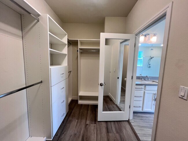 Building Photo - STUNNING 4BD/2.5BA TOWNHOUSE IN WALNUT CREEK!!!