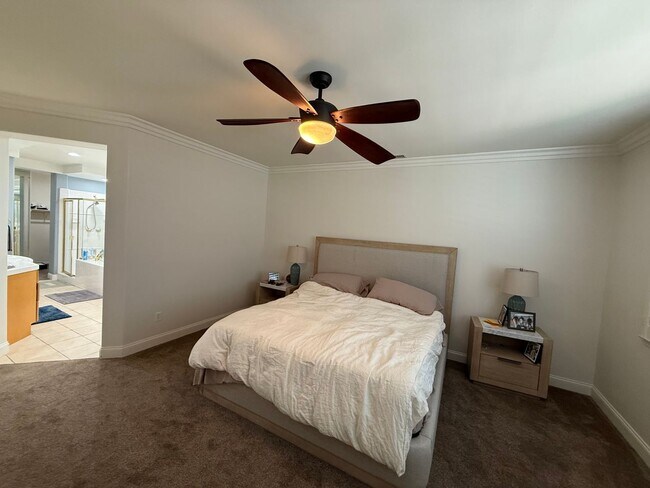 Building Photo - Lovely home in desirable Moorpark neighborhood