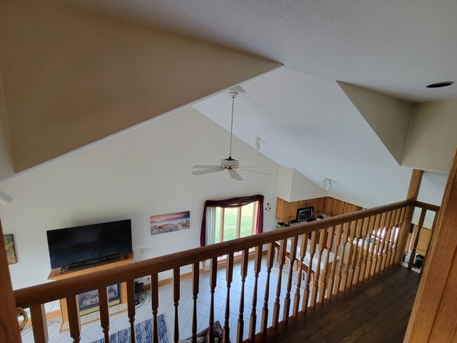 Building Photo - 3325 Cumming Ave