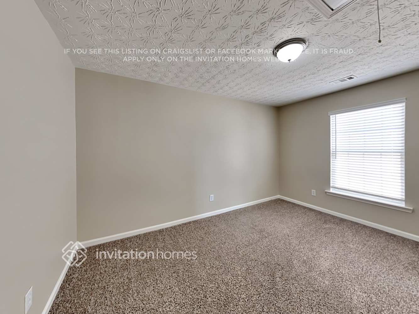 Building Photo - 371 Arrowhead Dr