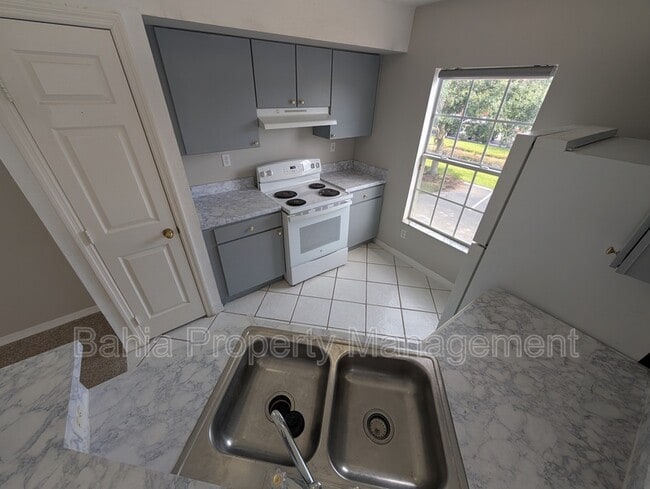 Building Photo - 10562 Windsor Lake Ct