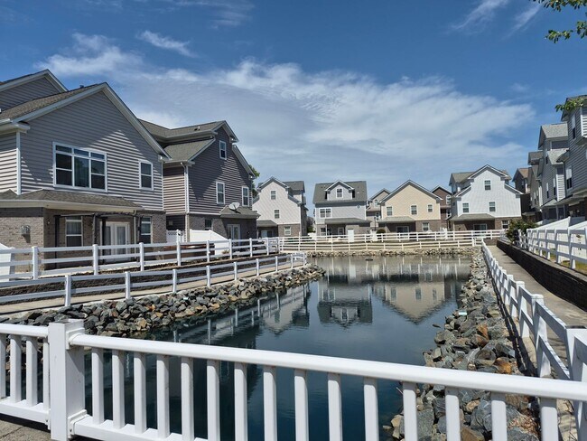 Building Photo - Kemps Village at Towne Center
