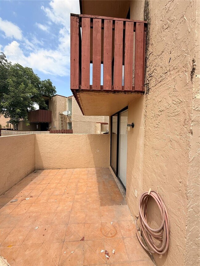 Building Photo - 20000 SW 123rd Dr