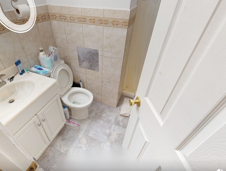 Building Photo - 83 Windsor St