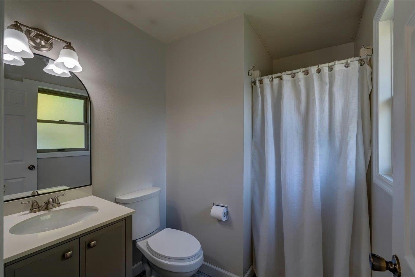 Building Photo - 390 Columbus Ct