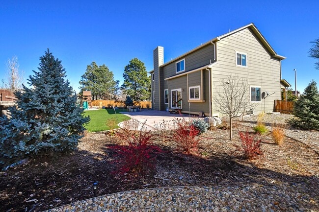 Building Photo - 4-bedroom Gem Near Ft. Carson!