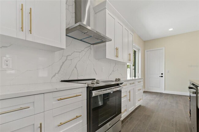 Building Photo - 1348 San Christopher Dr