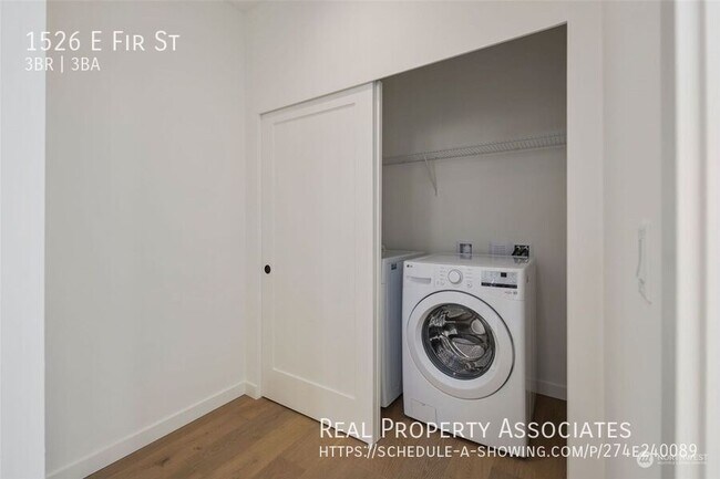 Building Photo - 1526 E Fir St