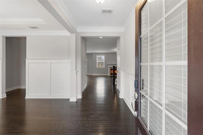 Building Photo - 204 Cardinal ln