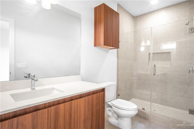 Building Photo - 700 N Alexandrite Ave