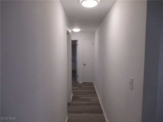 Building Photo - 285 Marion Dr