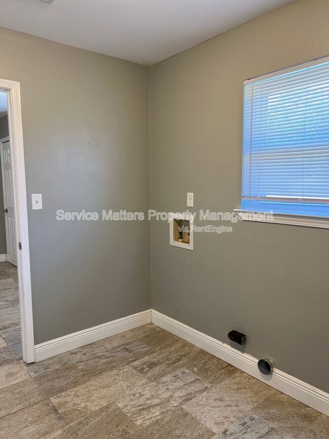 Building Photo - 602 Sawara Cir