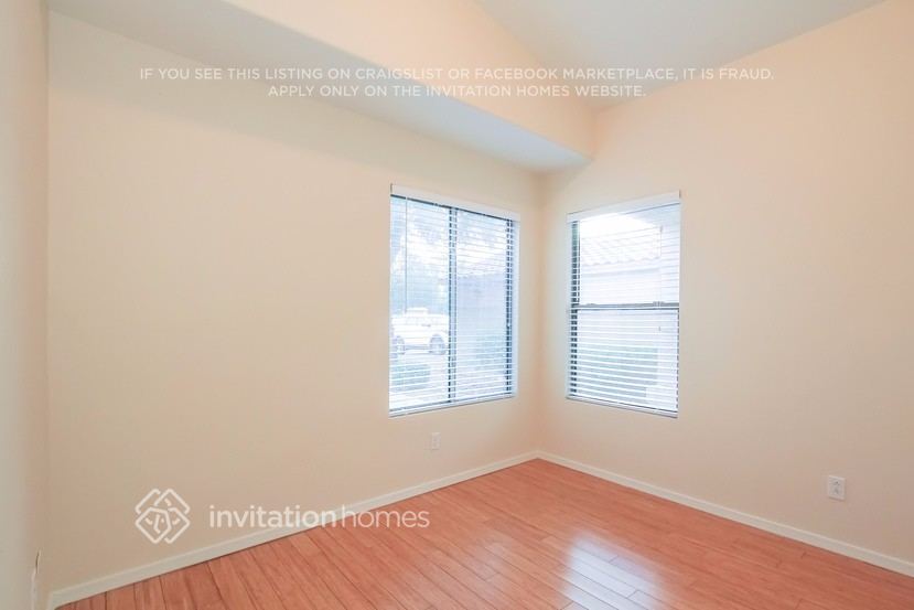 Building Photo - 14850 W Caribbean Ln