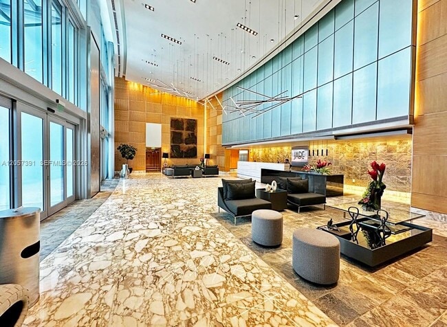 Building Photo - 1331 Brickell Bay Dr