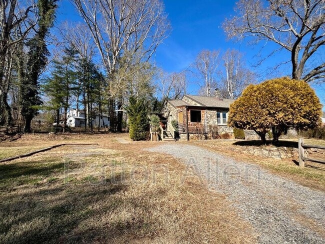 Building Photo - 20 Bell Rd