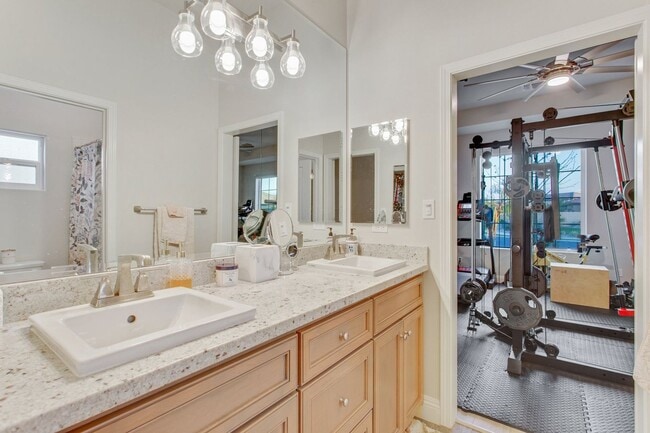 Building Photo - 5-Bedroom Pool & Spa Home in Masterpiece Estates