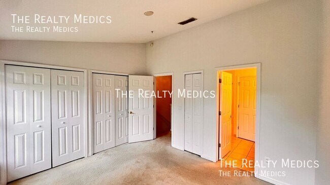 Building Photo - 10278 Regent Park Dr